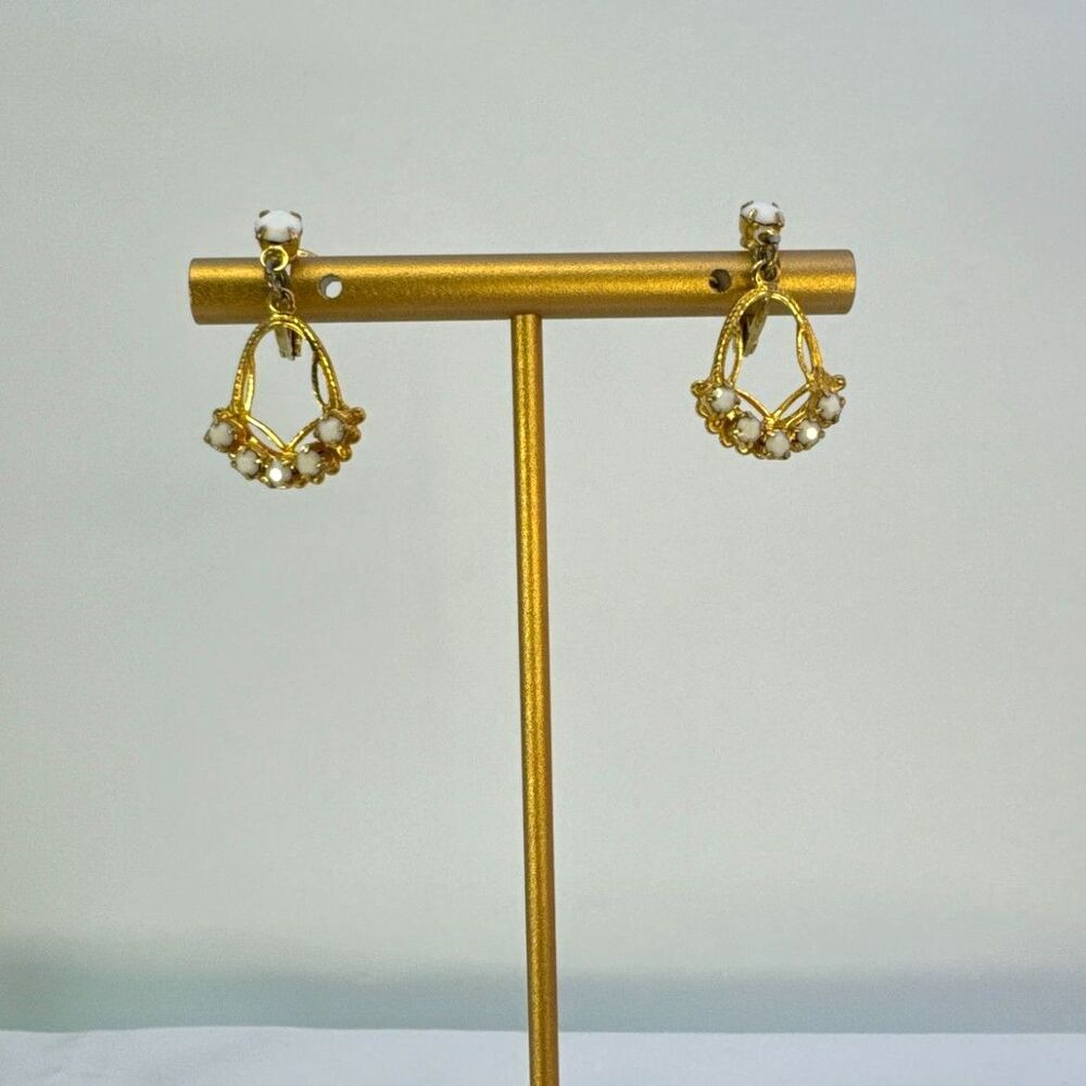 Vintage Goldtone Dangle Clip on Earrings